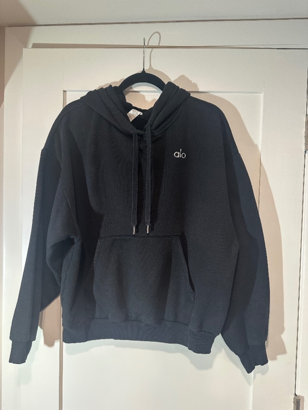 Black unisex medium Alo hoodie